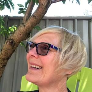 Meet your Posher, Lenora